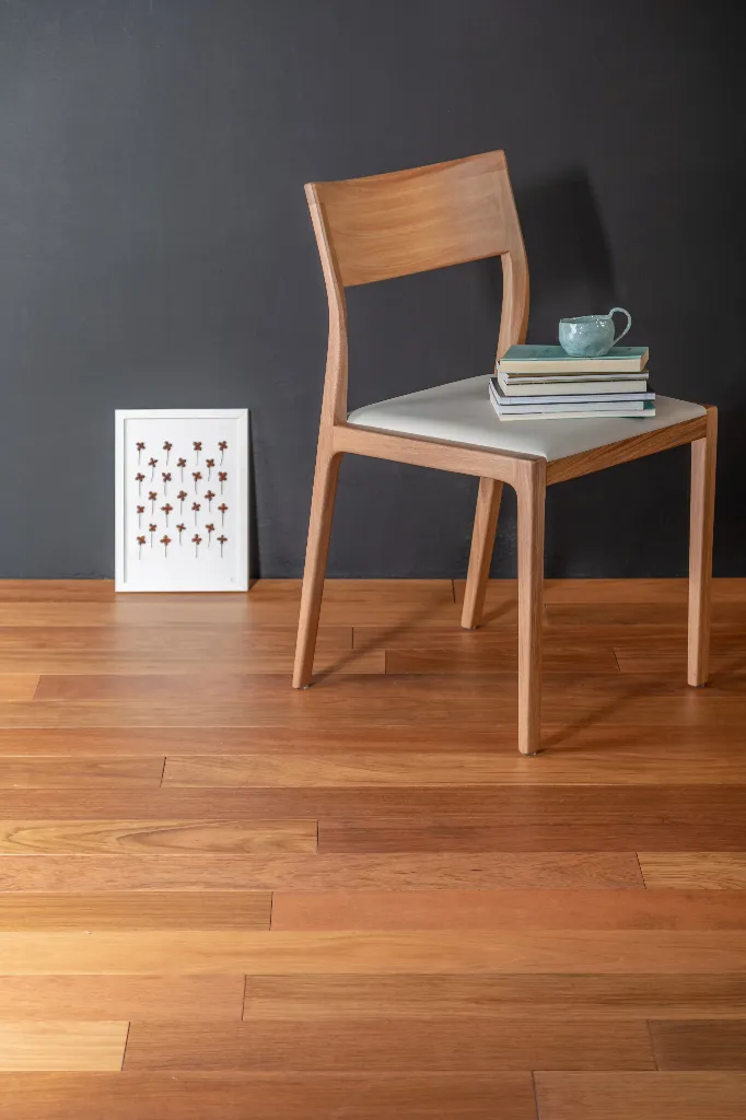 Studio-Piso-Jatoba-4 (1).webp