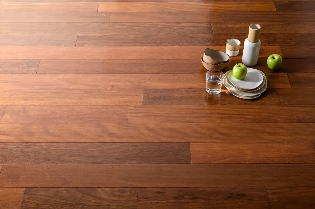 Studio-Piso-Jatoba-5.webp